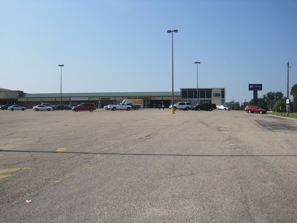 Normandale Shopping Mall / Opportunity Zone: 500-634 East Patton Avenue, Montgomery, AL 36111